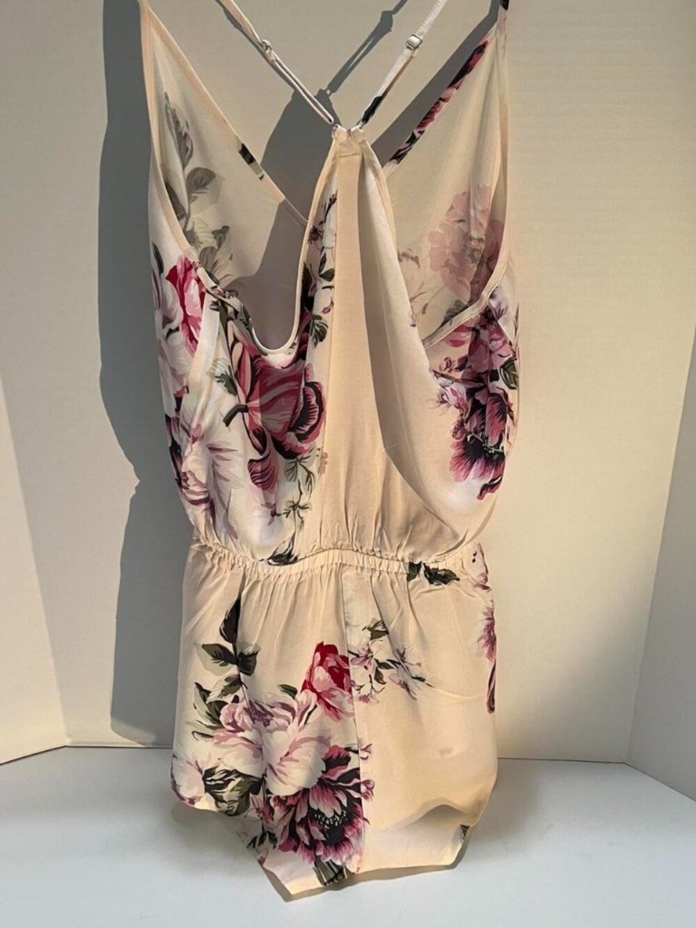 Yumi Kim Pink Floral Romper w/Adjustable Straps – NWT – Size XS - Picture 2 of 4